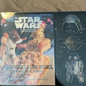 NWT Star Wars Cookbook with 3 Cookie Cutters
